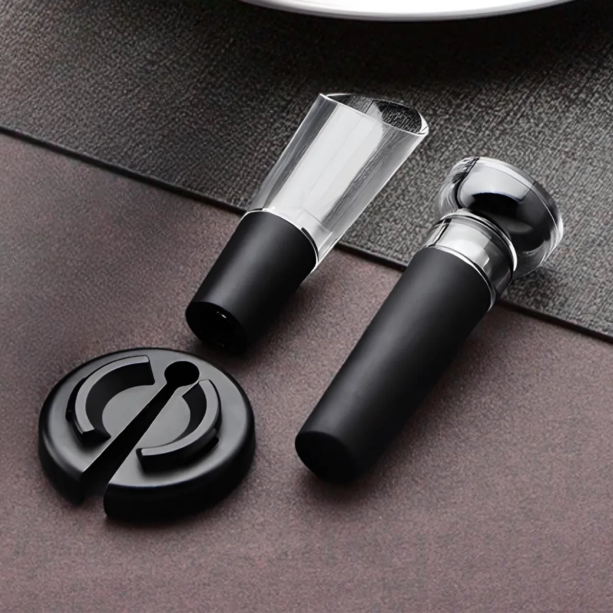 Kit Para Vinho Com Bico Aerador e Rolha Tampa a Vácuo.