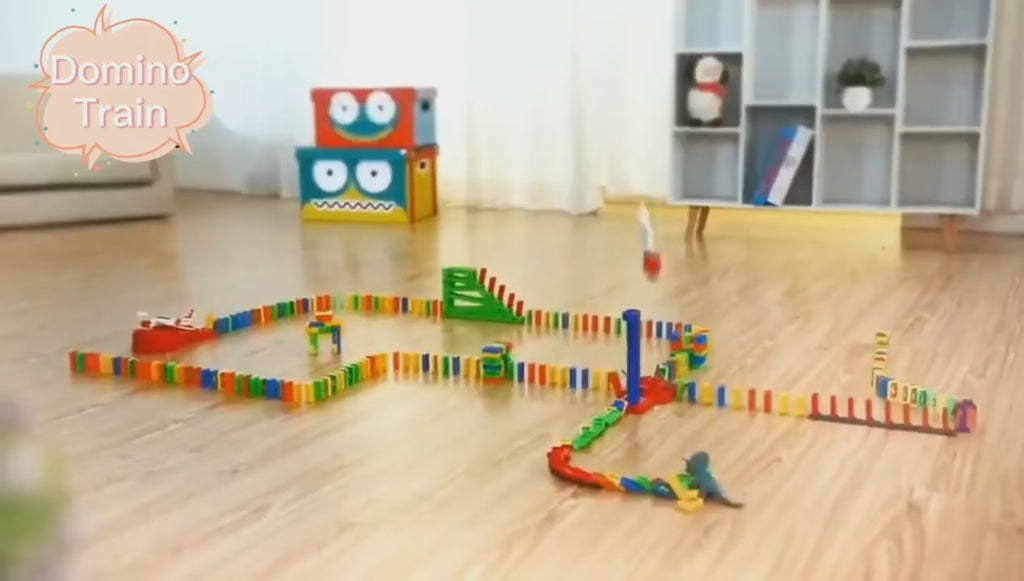 Trem Domino; Colorido Com Som e Iluminação Para Crianças
